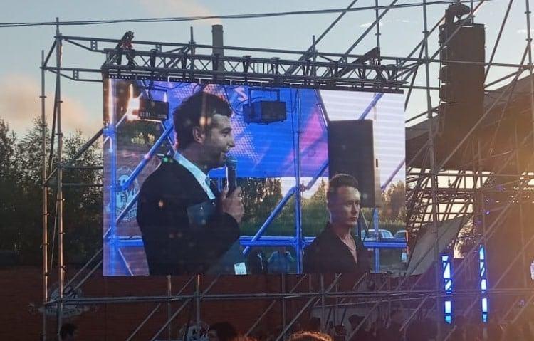 Ургант выступил на концерте в Омске, куда его пригласили за «позицию»