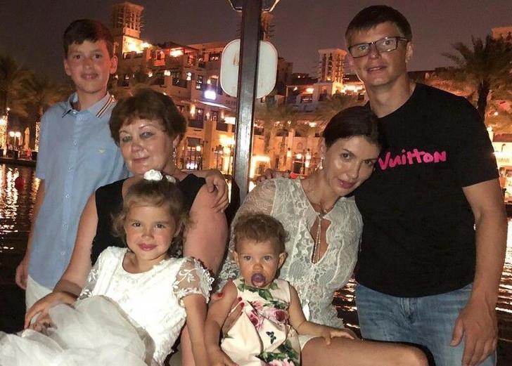 С тяжелобольной экс-супруги Аршавина требуют три миллиона рублей