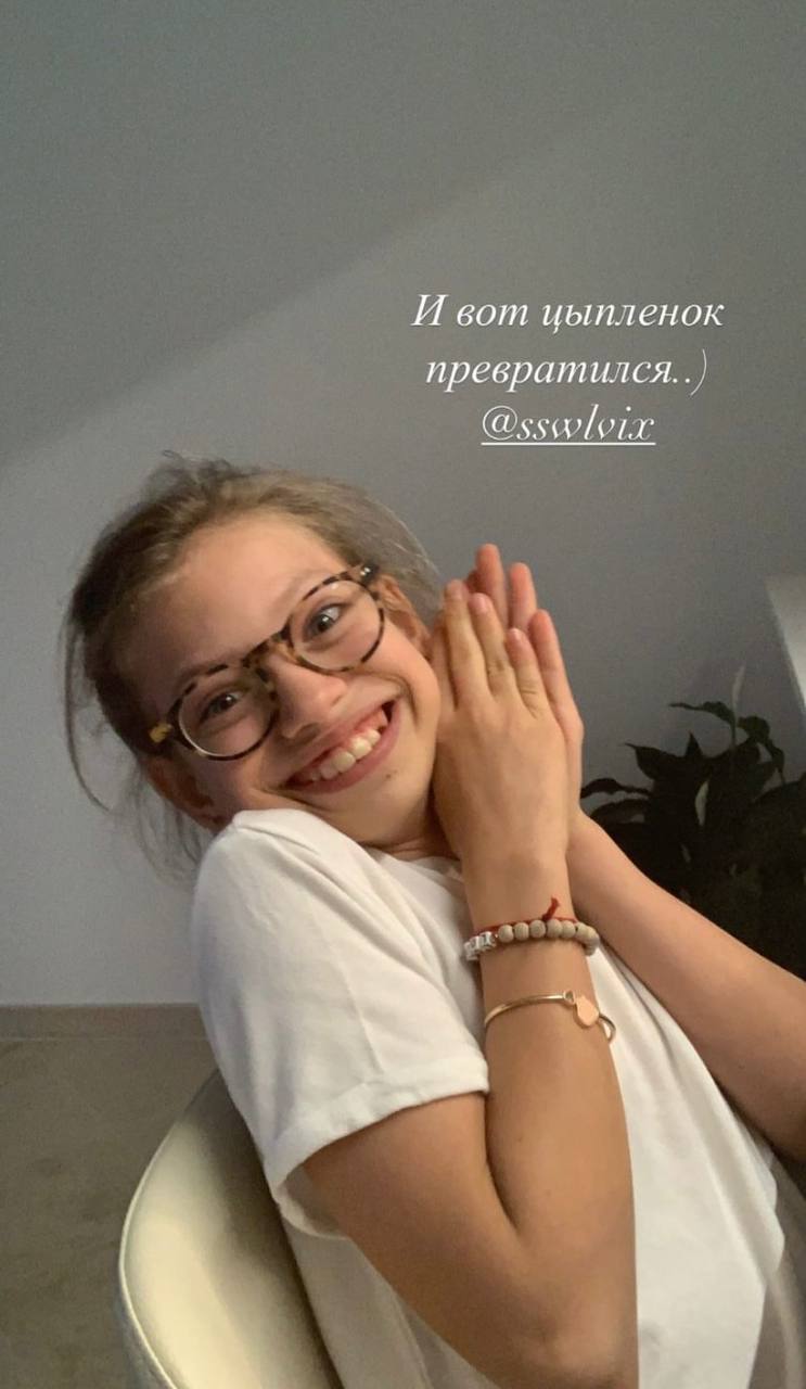 Брежнева показала кадры с дочерью на ее 13-летие