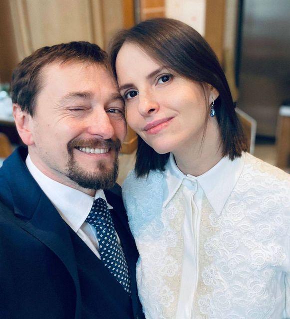 Безруков показал фото с венчания с Анной Матисон