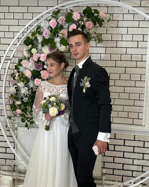 20-летняя фигуристка Косторная показала фото со свадьбы