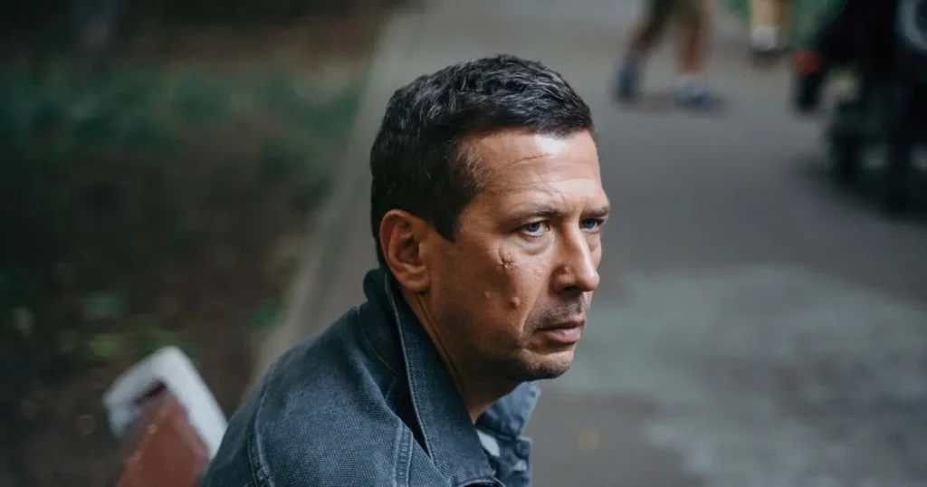 Актер Андрей Мерзликин официально развелся с женой после 20 лет брака