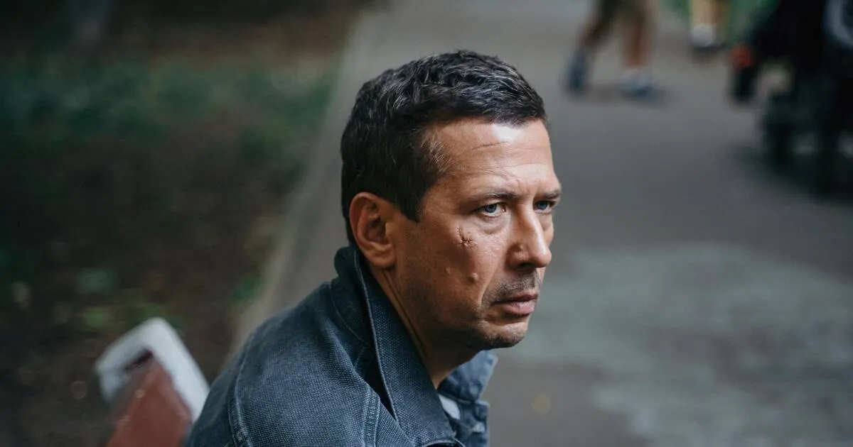 Актер Андрей Мерзликин официально развелся с женой после 20 лет брака Актер Андрей Мерзликин официально развелся с женой после 20 лет брака