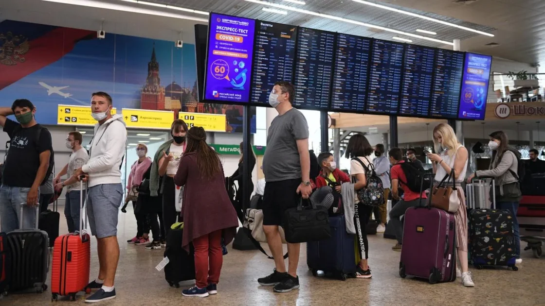 В Шереметьево пассажиры блокировали посадку на рейс в Минводы В Шереметьево пассажиры блокировали посадку на рейс в Минводы