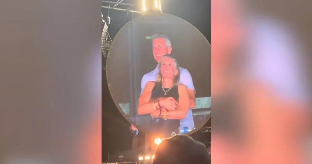 Глава IT-компании уволился после скандального видео на концерте Coldplay