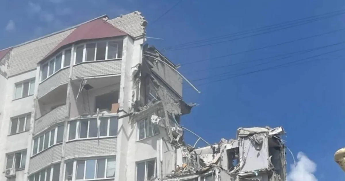 В жилом доме в Саратове прогремел взрыв: есть погибшие В жилом доме в Саратове прогремел взрыв: есть погибшие