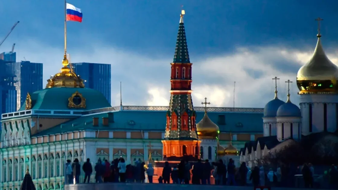 В Кремле раскрыли причину отмены главного военно-морского парада в Петербурге В Кремле раскрыли причину отмены главного военно-морского парада в Петербурге