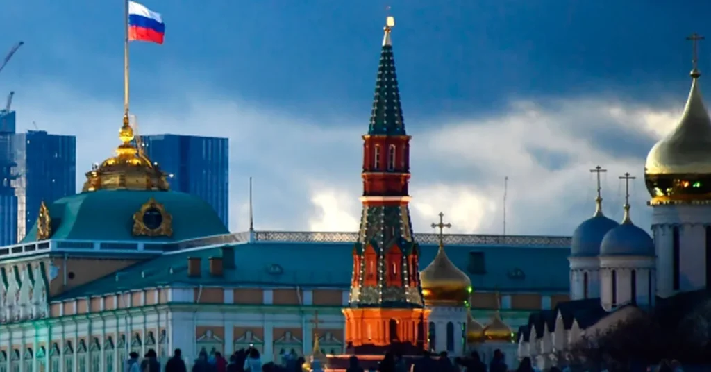 В Кремле раскрыли причину отмены главного военно-морского парада в Петербурге