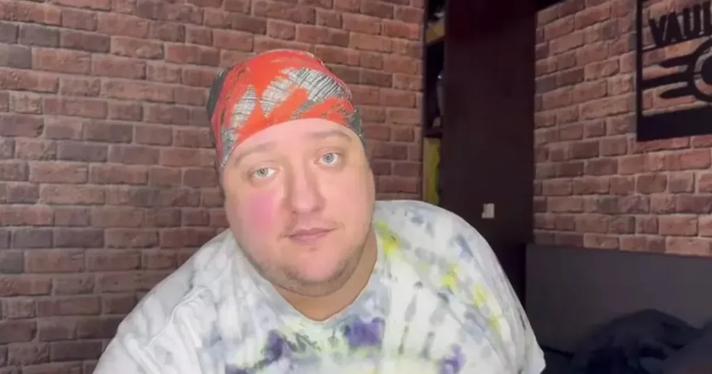 На последнем видео Роман Попов попросил поклонников никогда не унывать