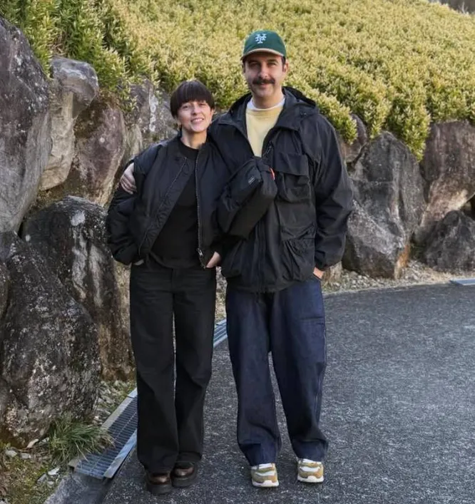 Иван Ургант впервые за долгое время показал жену и дочерей