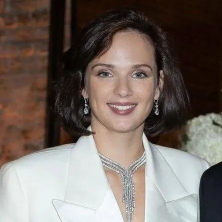 70-летний отец Эмина Агаларова женился на 27-летней девушке