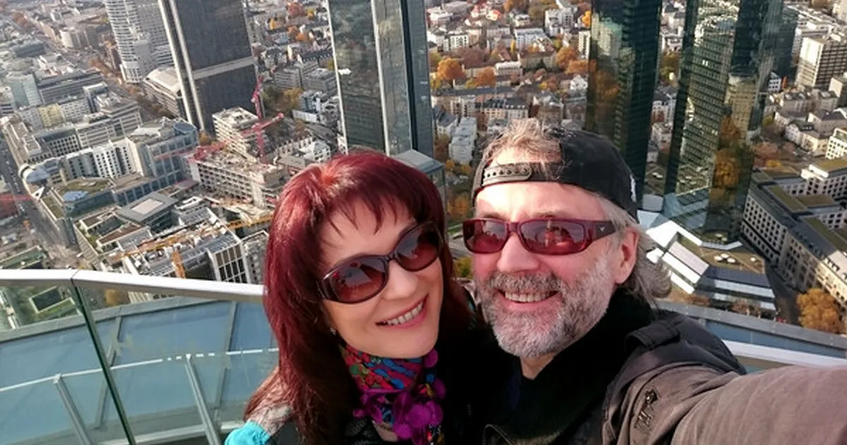 Солистка группы «Мираж» объяснила, почему за 35 лет отношений не вышла замуж